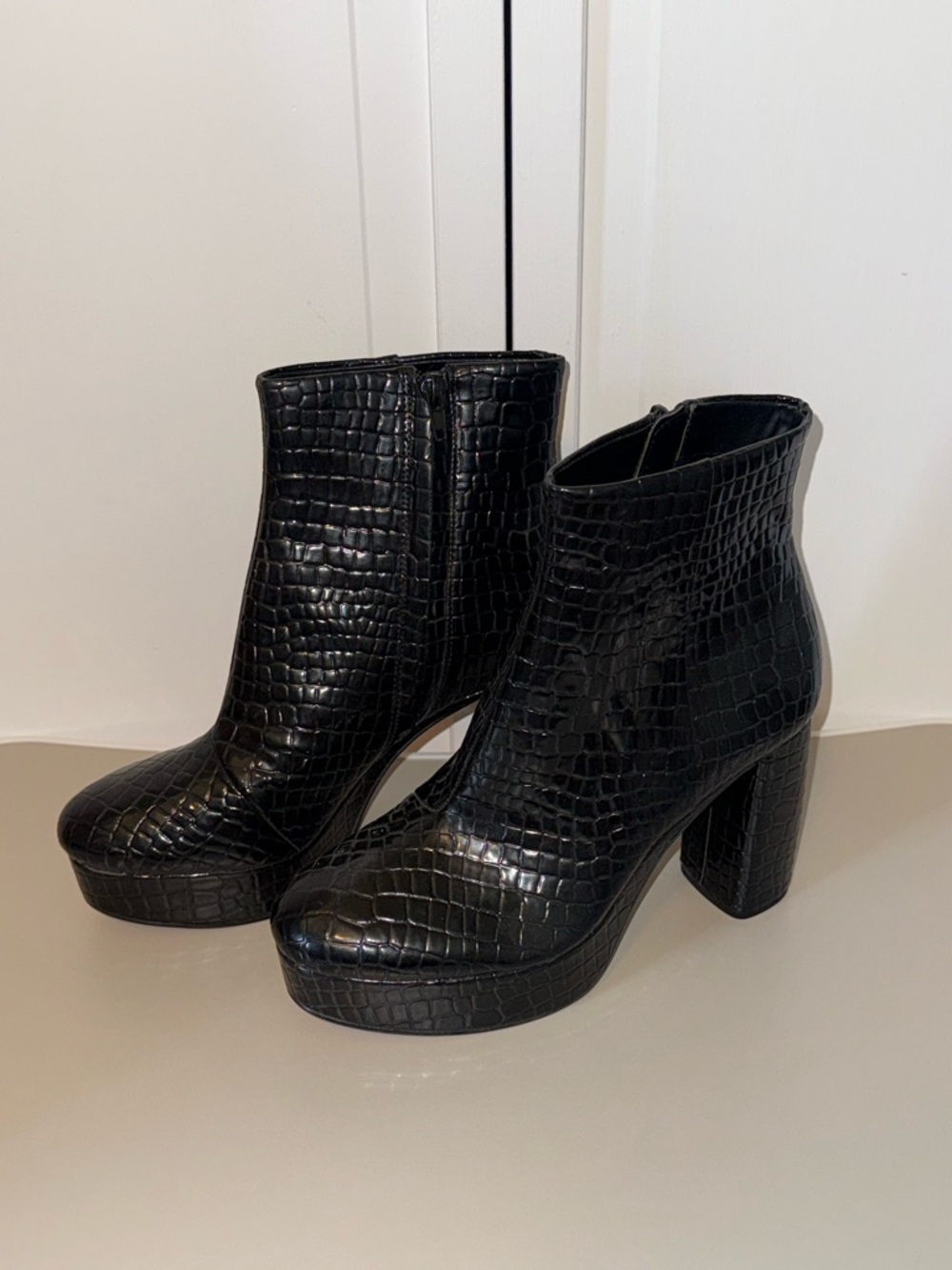 Mix no.6 black faux crocodile boots